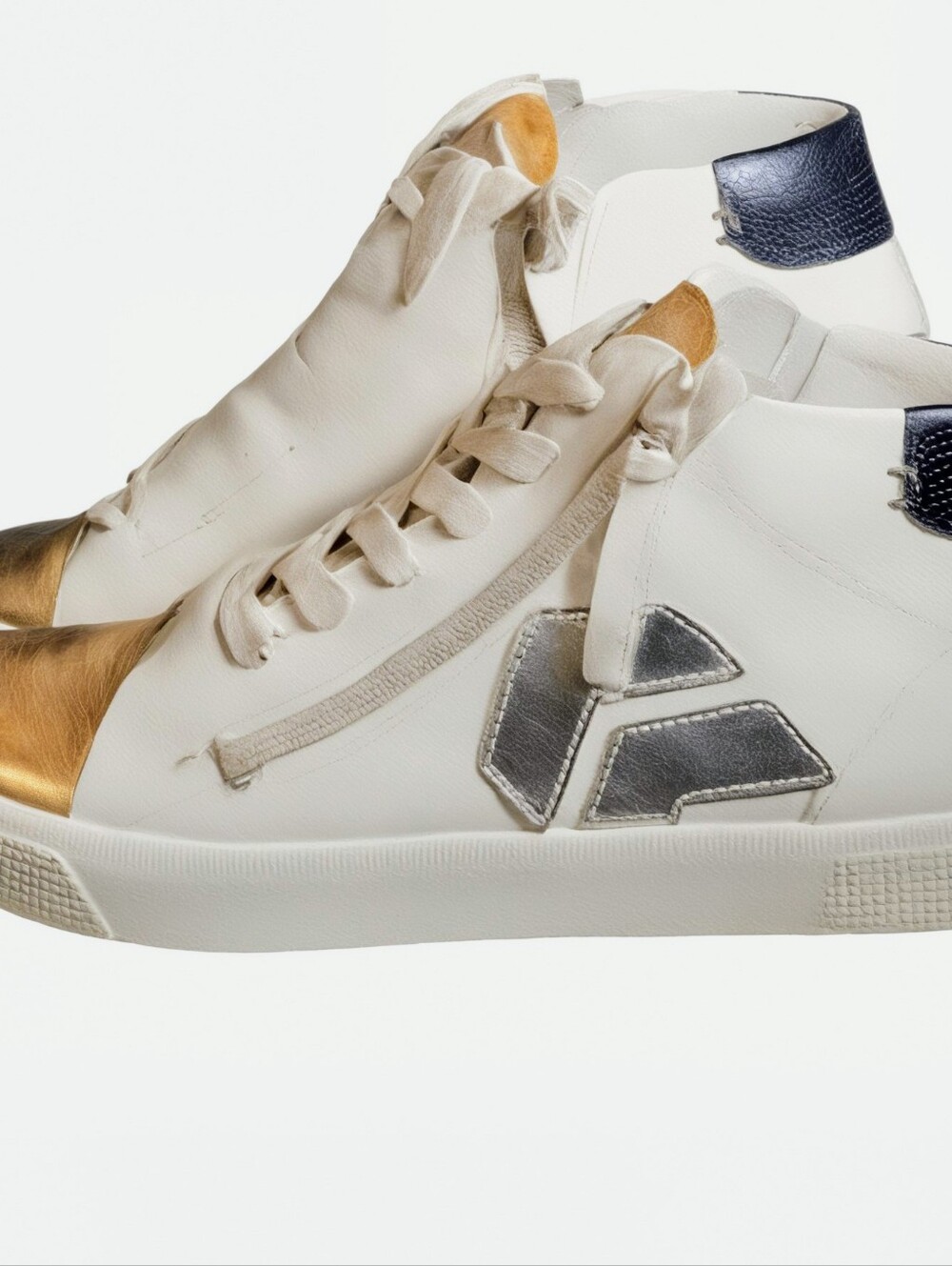 DOLCE VITA Womens 8.5 High Top Sneaker Hidden 1" Heel White Metallic Silver/Gold